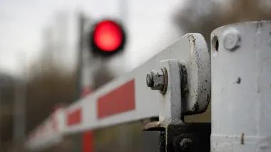 Dwie nocne przerwy na Krasickiego. Przejazd w Nowej Iwicznej będzie zamknięty