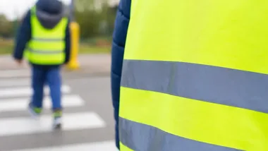 Czerwone światło i obca osoba. Policjantka uczyła dzieci zasad bezpieczeństwa