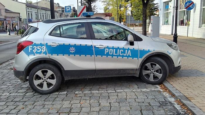 Policja Piaseczno: Policjanci piaseczyńskiej drogówki eskortowali rodzącą kobietę do szpitala