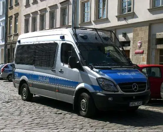 Wdzięczność dla dzielnicowego z Góry Kalwarii za szybką i skuteczną pomoc