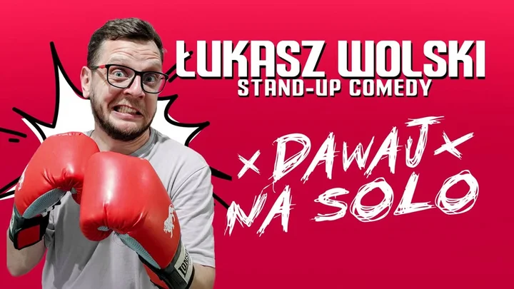 Obrazek przedstawia grafikę promocyjną wydarzenia Stand-up Łukasza Wolskiego w Piasecznie — solowy wieczór komediowy