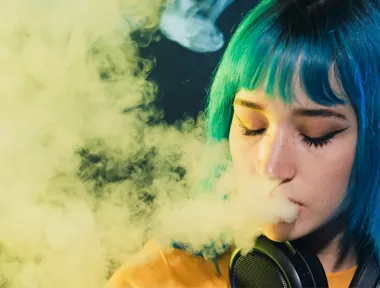 Grafika promocyjna wydarzenia Akademia Czujnego Rodzica „Vape, saszetki i chmura iluzji”