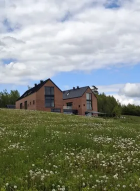 Obrazek przedstawia grafikę promocyjną wydarzenia Letni obóz dla młodzieży w Piasecznie