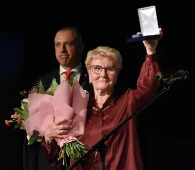 Skromna liderka seniorów odebrała medal za lata pracy w Górze Kalwarii