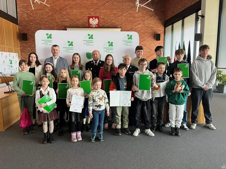 Młodzi znawcy pożarnictwa i mali artyści nagrodzeni w konkursach