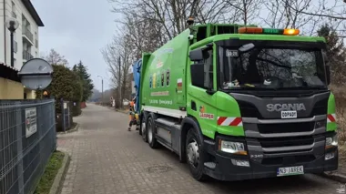 Wiosenny wysyp bioodpadów wymusił dodatkowy kurs śmieciarek