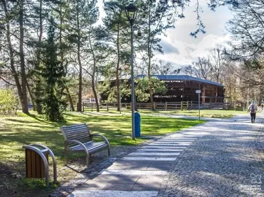 Nowe ławki staną przy ważnych ulicach w Konstancinie-Jeziornie