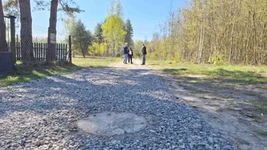 Czarnów ma już ostatni odcinek sieci. Mieszkańcy mogą ruszać z przyłączami