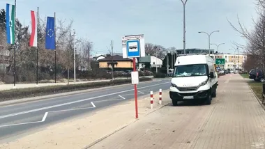 Pod ratuszem ruszyły nowe przystanki i zmieniły układ lokalnych linii