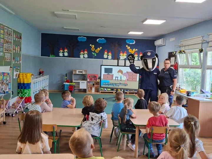 Sierżant Borsuk w piaseczyńskim przedszkolu. Nauka przez zabawę