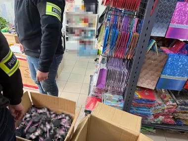 Policja z Piaseczna wyeliminowała ponad 500 podróbek z boksów