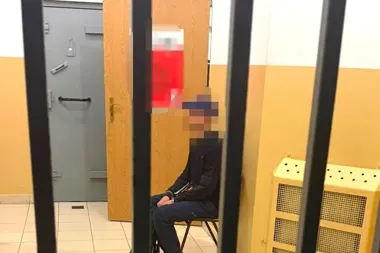 Z Piaseczna wyniósł okulary i namioty - policja zatrzymała 36-latka