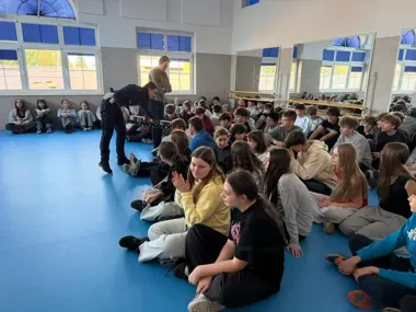 Hulajnogi pod lupą piaseczyńskiej drogówki - uczniowie poznali nowe zasady