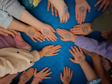 Małe dzieci zobaczyły policję z bliska w Julianowie