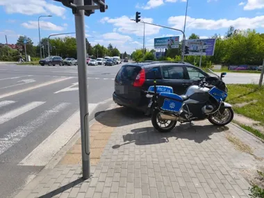 Obiecał policjantowi, że nie ruszy - po chwili znów był za kierownicą Mazdy