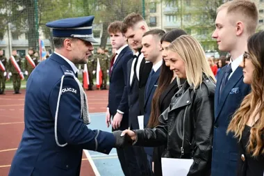 Ostatni dzwonek w Górze Kalwarii - policja patrzy na ten rocznik z nadzieją