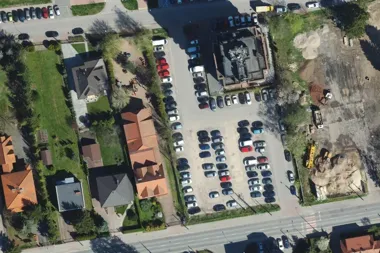 Parking przy Jana Pawła II wróci po rozbiórce. Najpierw zniknie stara nawierzchnia