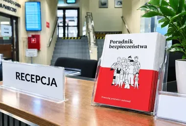 Bezpłatny poradnik bezpieczeństwa czeka w piaseczyńskim urzędzie