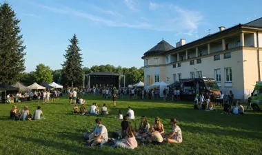 Wakacje w Józefosławiu ruszą od koncertu O.S.T.R. i silent disco