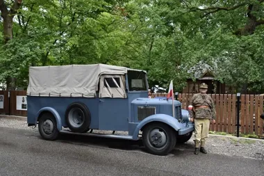 Powstanie Warszawskie przy Domu „Zośki” z historią w tle