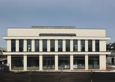 Nowa siedziba szkoły w Józefosławiu. Umowa podpisana, rodzice czekają na szczegóły